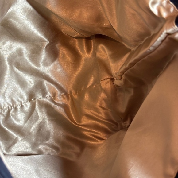 High Museum of Art Elegant Black Tote Bag - Picture 4 of 5